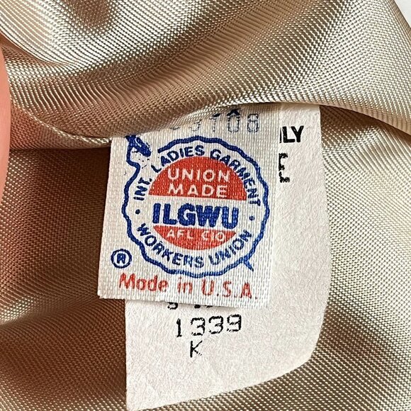 Vintage Wellington Fashions 80% Wool Women’s Tan Peacoat Size XL - Picture 5 of 6